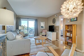 Interior - Breezy Carolina Beach Condo w/ Balcony & Pools! (Carolina Beach)