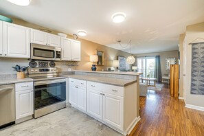 Apartment (2 Bedrooms) | Interior - Breezy Carolina Beach Condo w/ Balcony & Pools! (Carolina Beach)