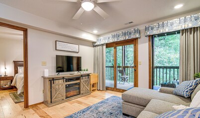 Hike & Leaf Peep! Condo 2 Mi to Silver Dollar City