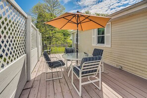 House (2 Bedrooms) | Interior - Coastal Home: 1 Mi to Beach, 2 Mi to Dtwn Newport! (Middletown)