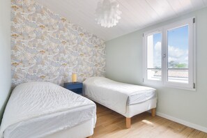 4 室のベッドルーム、アイロン / アイロン台、WiFi (無料)