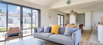 New house- 6 adults & 4 children - 350m beach