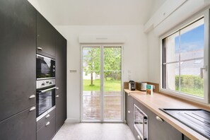 Køleskab, mikrobølgeovn, ovn, opvaskemaskine