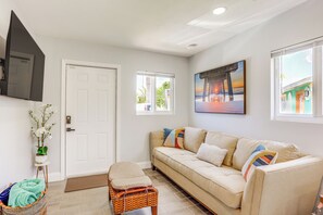 House (3 Bedrooms) | Interior - Lake Worth Retreat w/ Fire Pit: 5 Mi to Beaches! (Lake Worth)