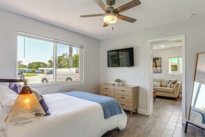 House (3 Bedrooms) | Interior - Lake Worth Retreat w/ Fire Pit: 5 Mi to Beaches! (Lake Worth)