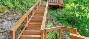 Peaceful South Holston Lake Cabin w/ Dock & Deck!