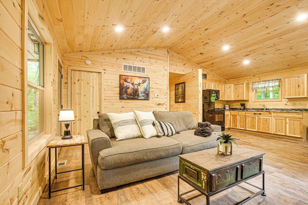Hocking Hill Cabin Near Hiking: Dogs Welcome - McArthur, OH