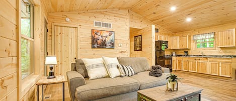 House (2 Bedrooms) | Interior