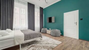 1 bedroom, desk, iron/ironing board, WiFi