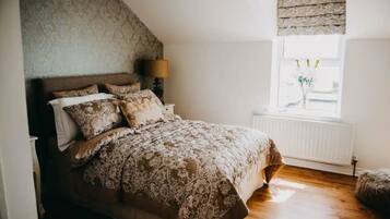 1 bedroom, iron/ironing board, bed sheets