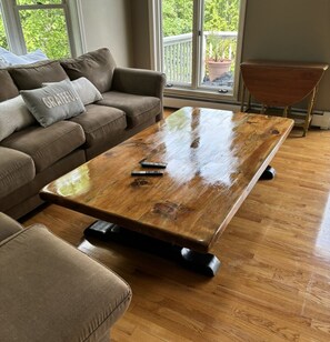 TV connectée, cheminée, jeux vidéo