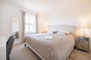 3 bedrooms, iron/ironing board, WiFi, bed sheets - Ballyellery Cottage in Liscannor (Municipal District of West Clare)