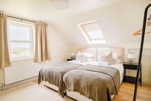 3 bedrooms, iron/ironing board, WiFi, bed sheets - Sandymount Cottage - Miltown Malbay (Miltown Malbay)