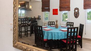 Condo, 3 Bedrooms | Dining