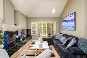 Living area - Villa Gainey Ranch 2 Bedroom Condo by RedAwning (Scottsdale)