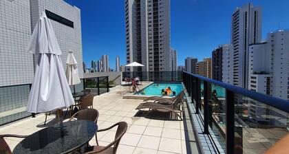 Apt 2 quartos com varanda próximo Praça Casa Forte o bairro mais agradável do Recife ARN901