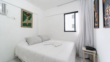 Apartamento básico | 2 quartos, espaço de trabalho para notebook, Wi-Fi de cortesia