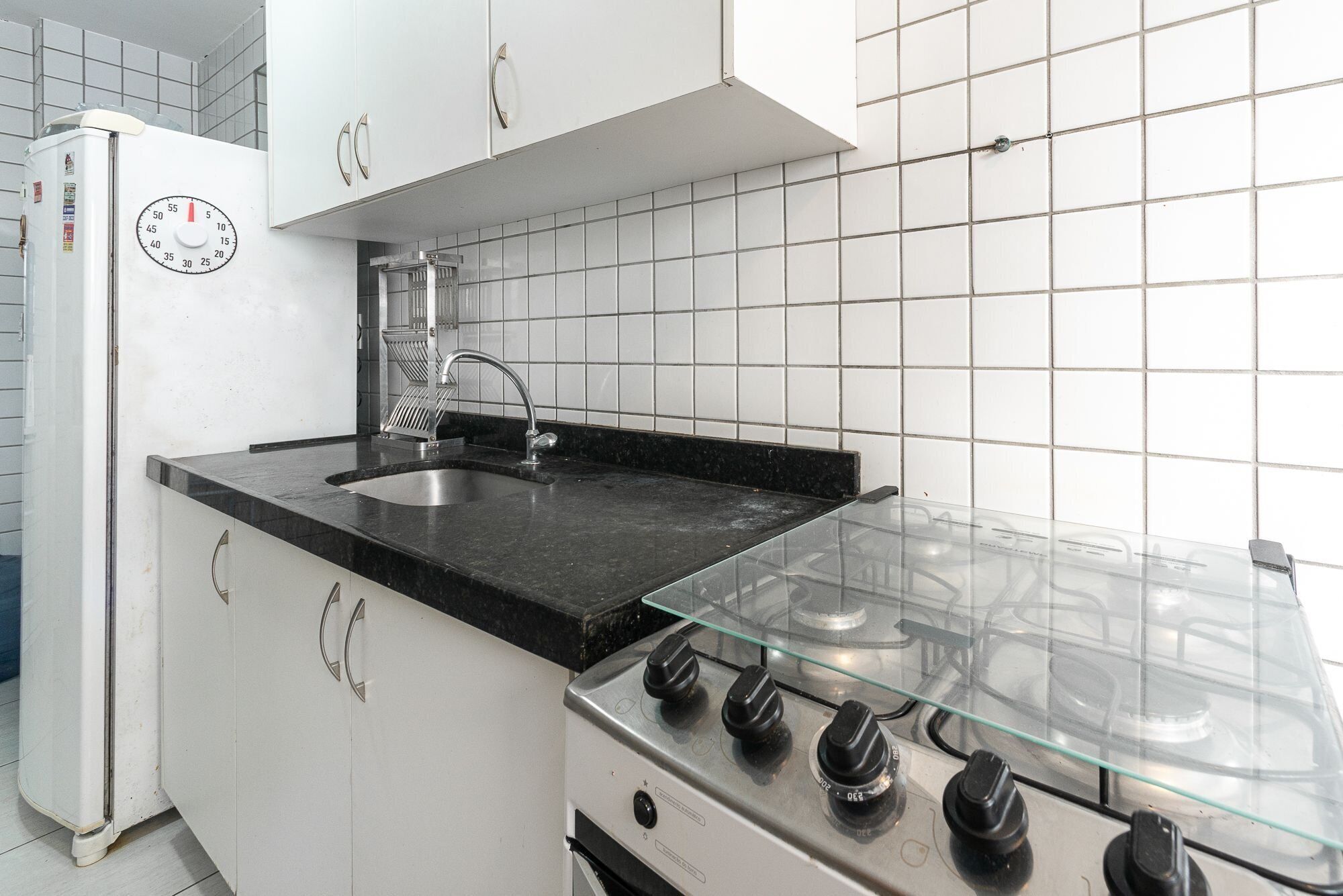 Apartamento básico | Cozinha privada | Fogão, liquidificador, talheres/pratos/utensílios de cozinha