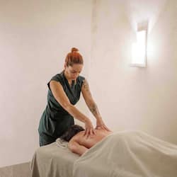 Couples treatment rooms, body treatments, aromatherapy