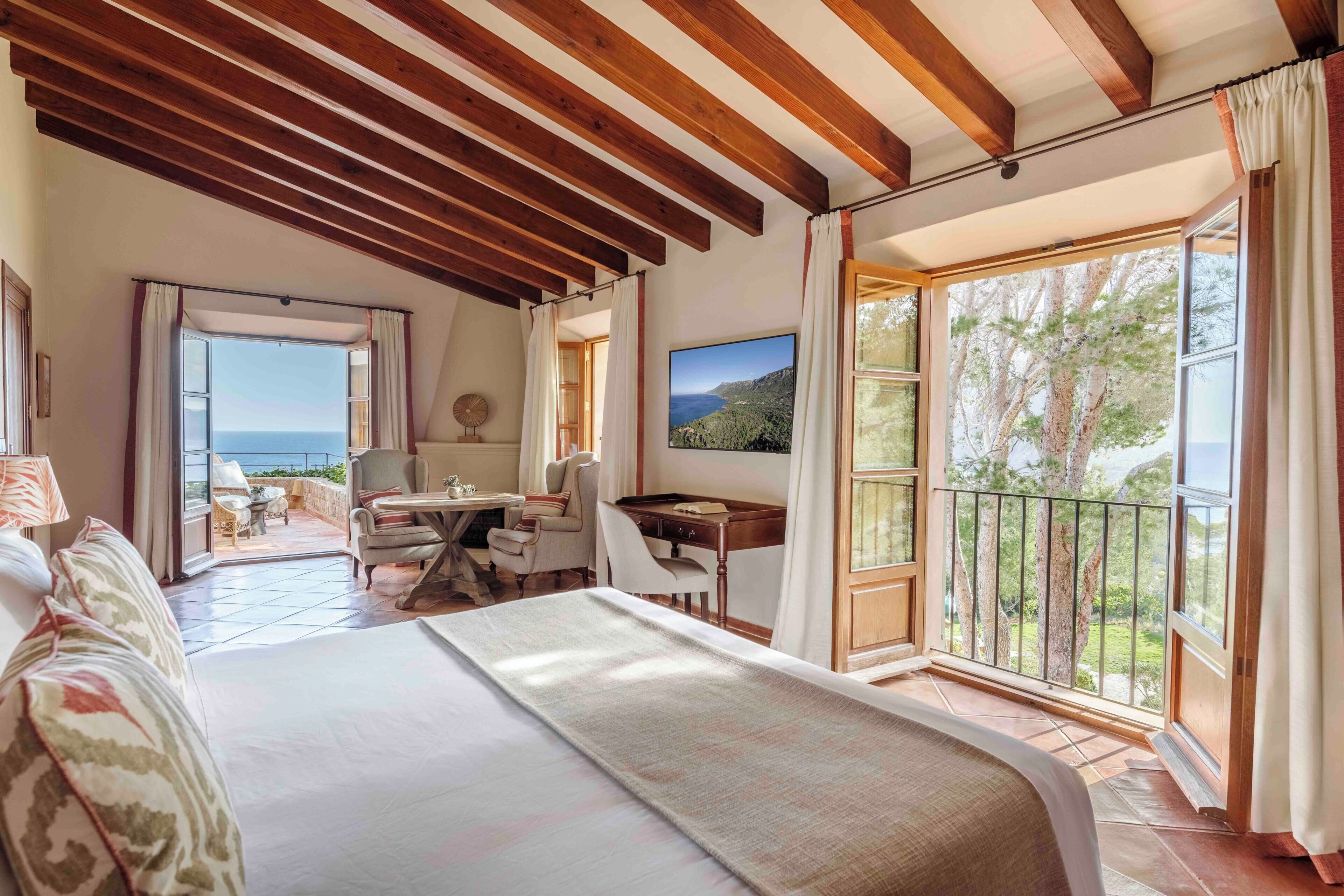 Villa (Sa Punta de S Aguila) | Egyptian cotton sheets, premium bedding, down comforters, pillowtop beds