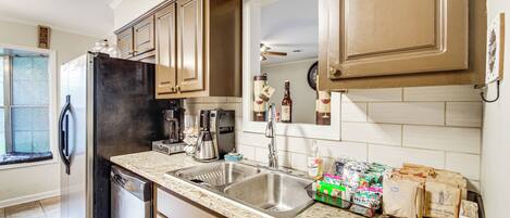 Fridge, microwave, stovetop, dishwasher