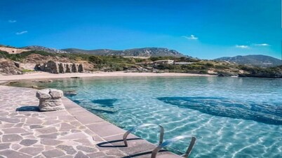 VILLA BY THE POOL WITH SEA VIEW - FREE WIFI