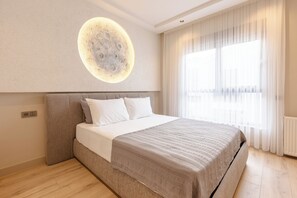 Executive Apartment, 3 Bedrooms | Premium bedding, in-room safe, individually decorated - Los Suites (Konyaalti)