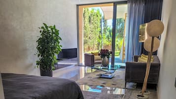 1 bedroom, down comforters, free WiFi