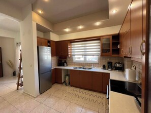 Apartment | Private kitchen - Cozy 1 Bd Apt in Therisos with Balcony (Heraklion)