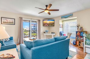 Smart TV, books - Heated Pool, Playground & Pickleball! (Port St Joe)