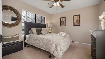 3 Schlafzimmer, Schreibtisch, Bügeleisen/Bügelbrett, kostenloses WLAN