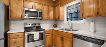 Cozy Cove-Cute 3BR in Town