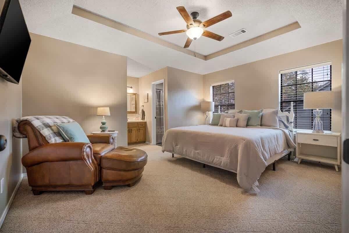 3 chambres, fer et planche à repasser, Wi-Fi, draps fournis