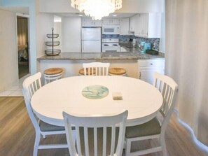 Dining - Direct ocean front 3 BR 2 Bath 2 Balconies Pool (Ocean City)
