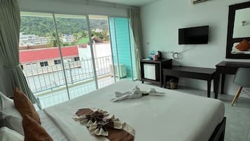 Caja de seguridad en la habitación y escritorio