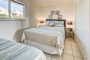 1 habitación, escritorio, tabla de planchar con plancha y wifi gratis 