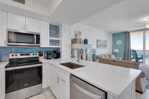 Fridge, microwave, oven, stovetop - Mermaid's Grotto - Summerwind 1002E. Seasonal  Beach Service Included ! (Navarre)