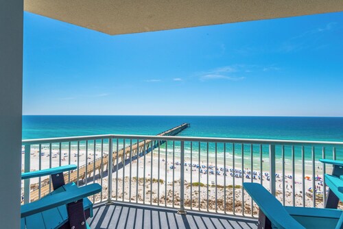 Mermaid's Grotto - Summerwind 1002E. Seasonal  Beach Service Included !