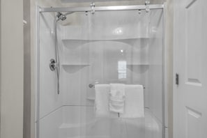 Hair dryer, towels - Just Beachy - Summerwind 1004E (Navarre)