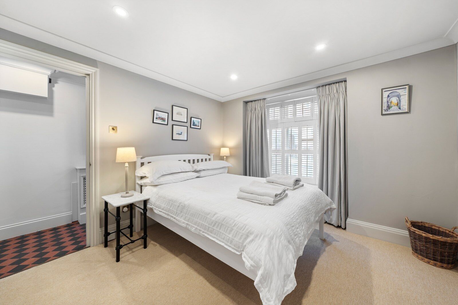 3 habitaciones, tabla de planchar con plancha y wifi gratis 