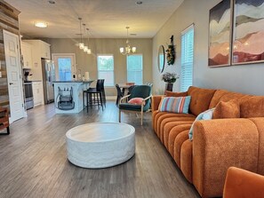 Una Smart TV, libros