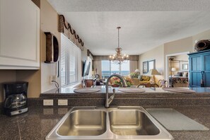 Interior - Sunny & Chair - Summerwind 901C (Navarre)