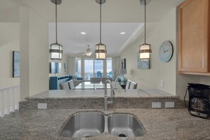 Interior - Shore Beats Work - Beachview 5 (Navarre)