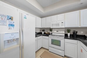 Private kitchen - Nautical Noah - Summerwind 401E (Navarre)