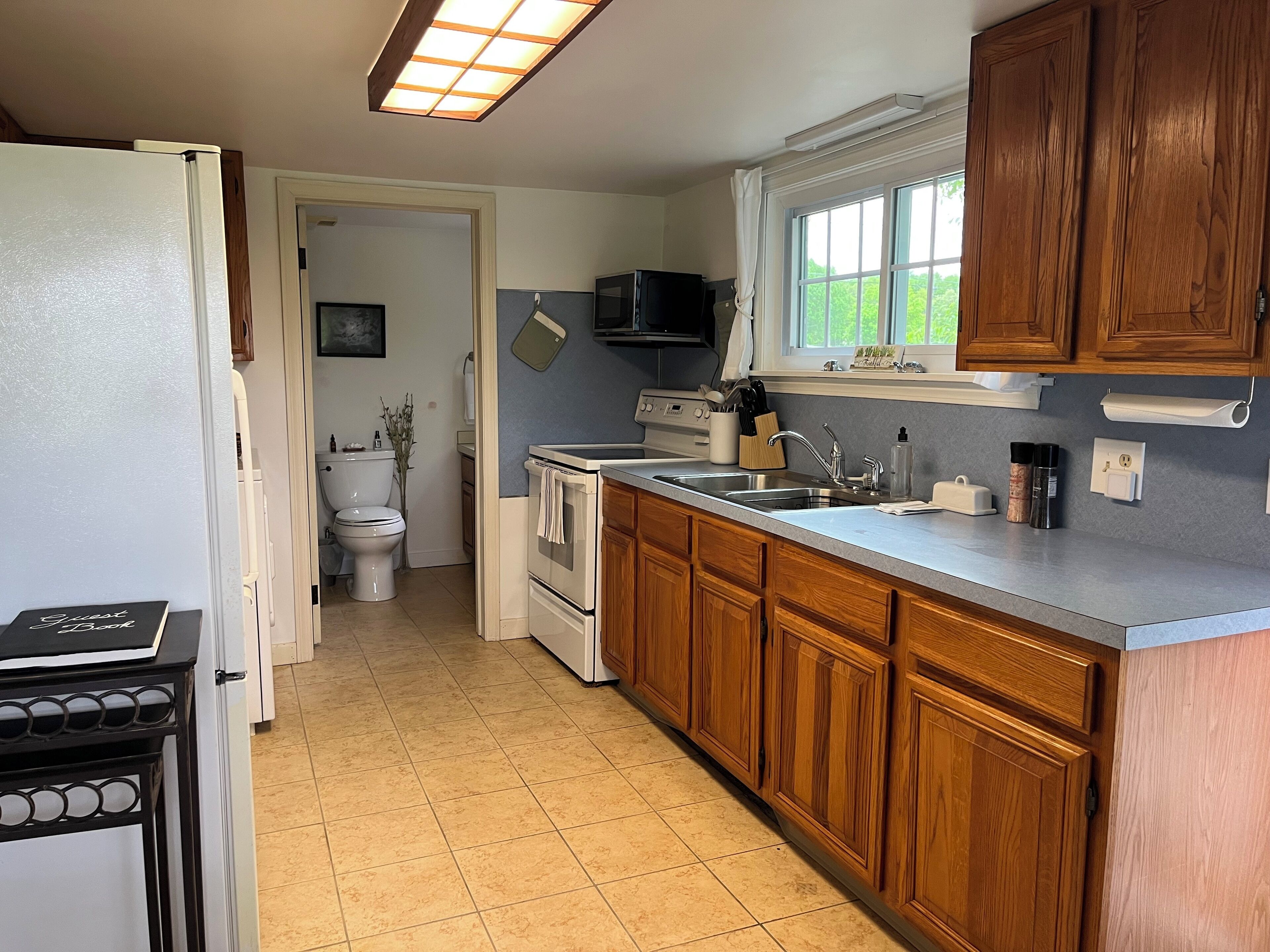 冰箱、微波炉、烤箱、炉灶