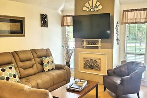 Smart TV - 24th Street Nestled in the heart of Gulfport, MS  "Colbalt Skies" (Gulfport)