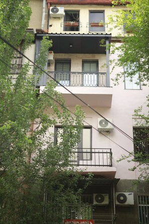 Exterior detail - Villa 83 Perfect Studio apartment in the heart of Yerevan, Armenia (Yerevan, Armenia)