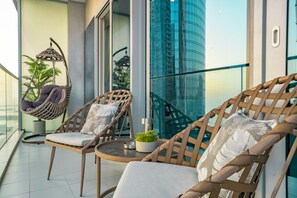 Terrace/patio - Charming 1BR in Damac Heights, Dubai Marina by Deluxe Holiday Homes (Dubai)