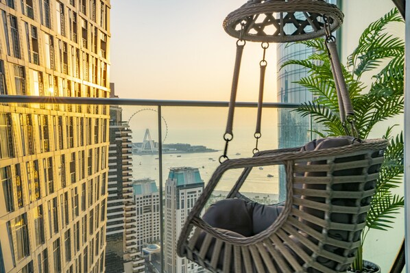 Property grounds - Charming 1BR in Damac Heights, Dubai Marina by Deluxe Holiday Homes (Dubai)