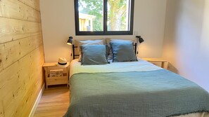 4 soverom, skrivebord og strykejern/-brett